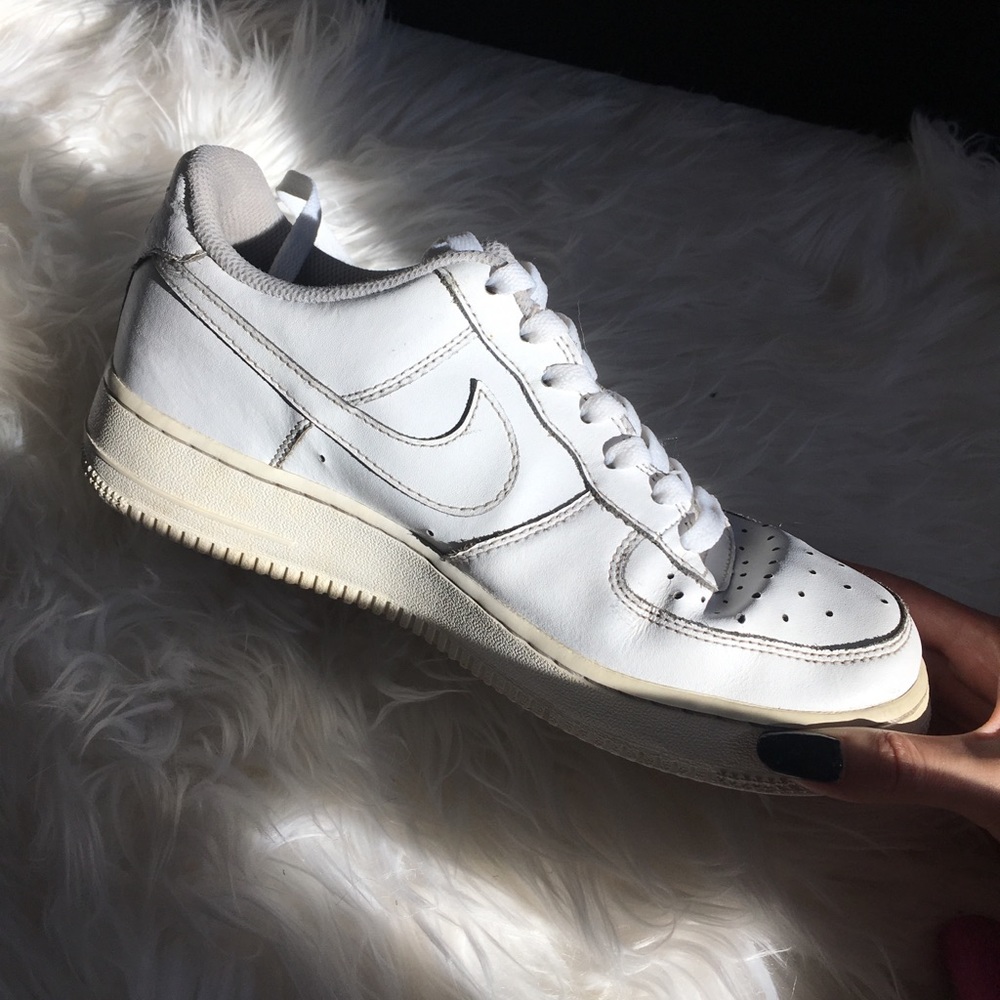 NIKE AIR FORCE 1’s white